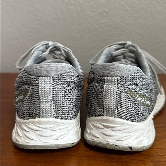 New Balance Fresh Foam Arishi Gray & White Running Shoes Size 8.5 - Picture 4 of 8